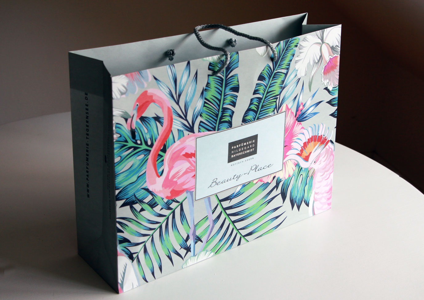 ParfumerieHildegardBayerschmidt_BirgitHeckerGRAFIKDESIGN-GeschenkpapierTasche